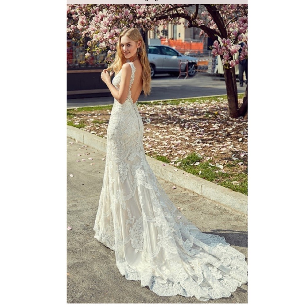 Wedding dress